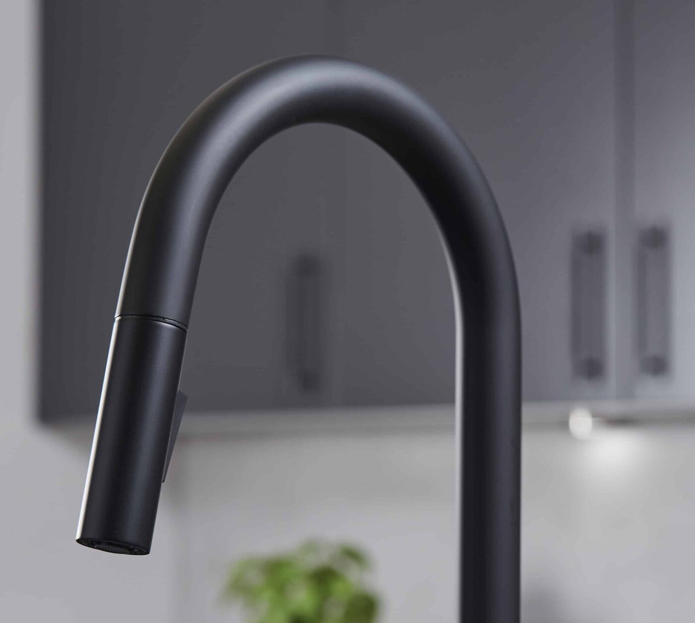 Roma Swan Neck 4-in-1 Pull Out Boiling Tap - Matt Black - Image 9