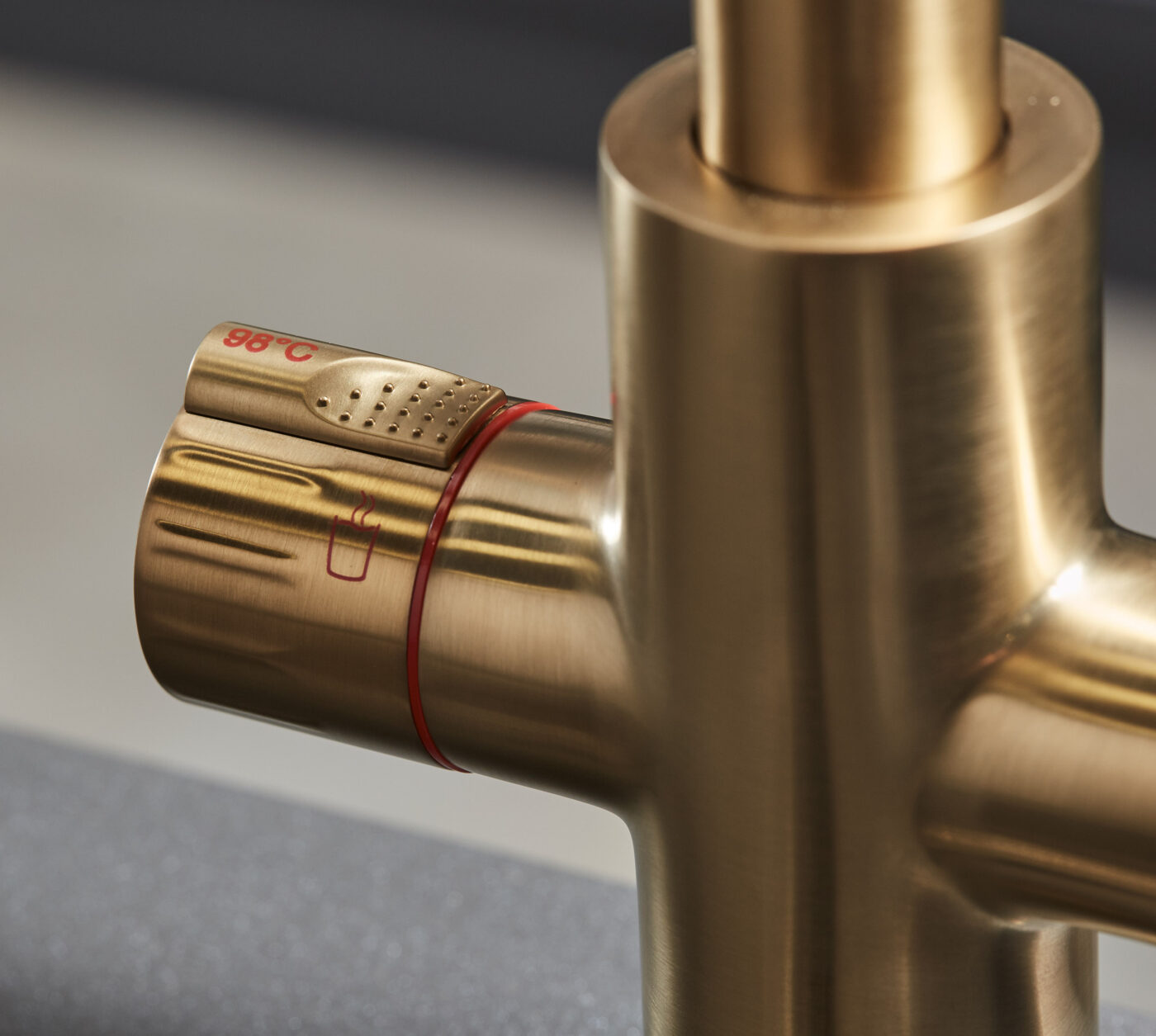 Roma Swan Neck 4-in-1 Pull Out Boiling Tap - Brushed Gold - Image 7