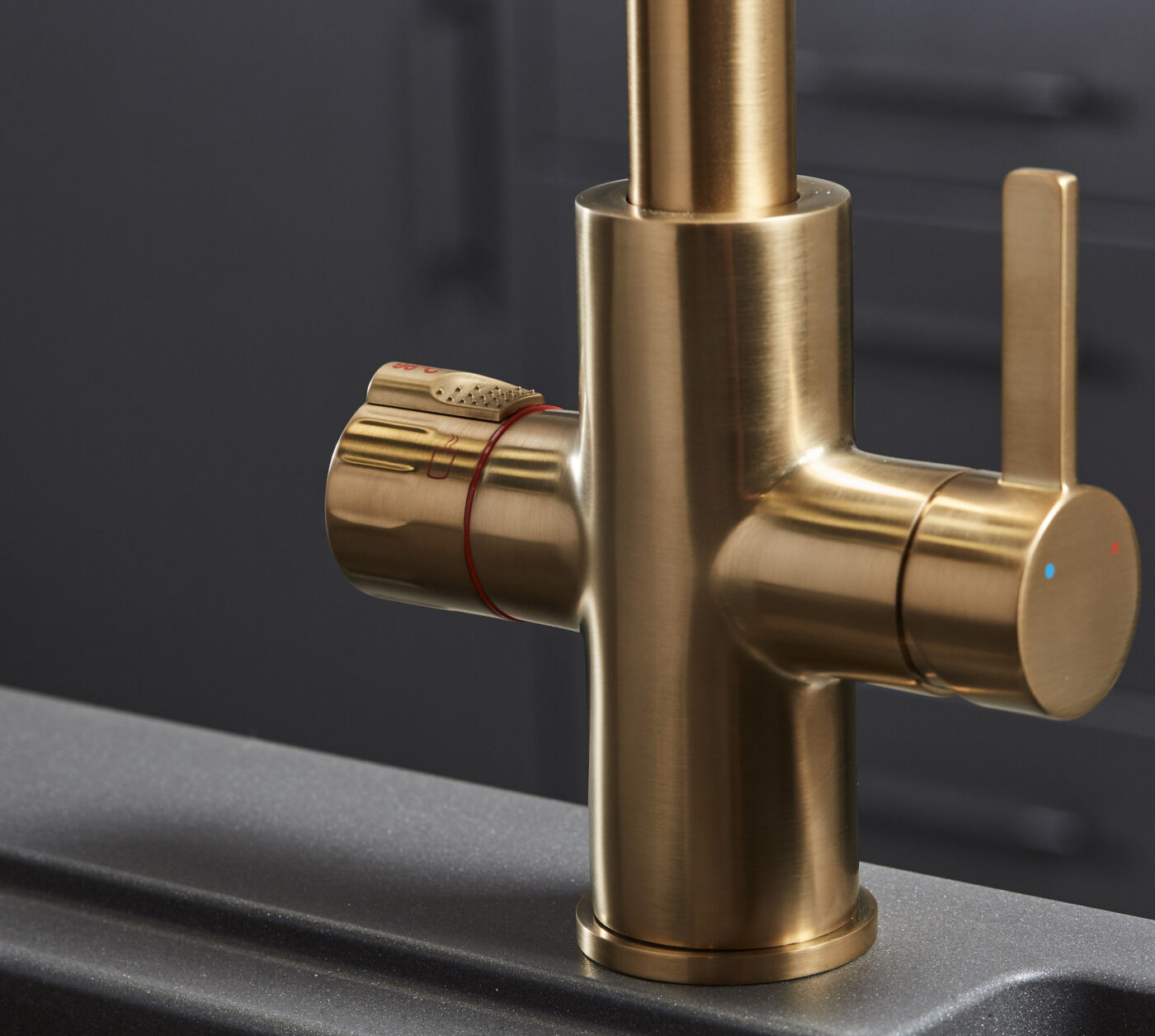 Roma Swan Neck 4-in-1 Pull Out Boiling Tap - Brushed Gold - Image 6