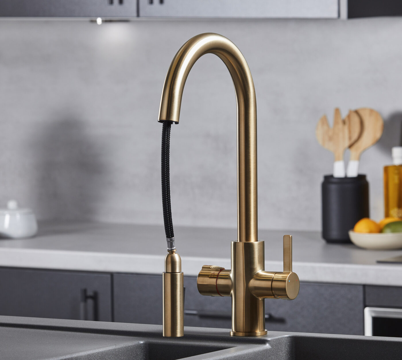 Roma Swan Neck 4-in-1 Pull Out Boiling Tap - Brushed Gold - Image 3